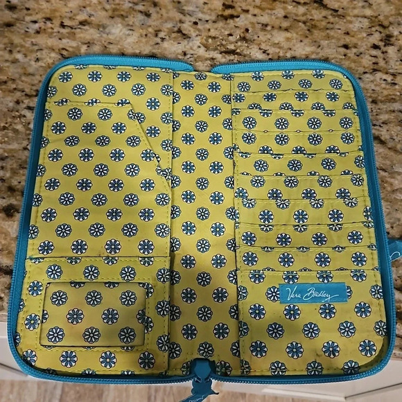 Vera Bradley excellent condition large clutch walletfold - Picture 4 of 6